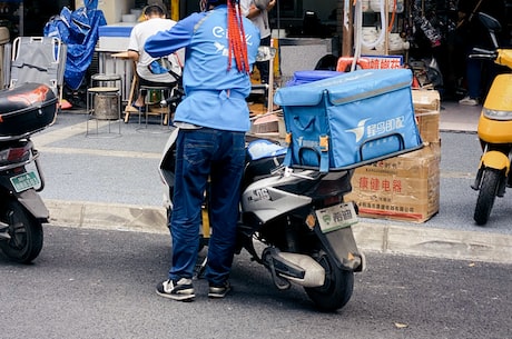 圣安地列斯怎么招小弟 圣安地列斯在完成游戏初期的几个任务后游戏会提示您威望达到一定程度